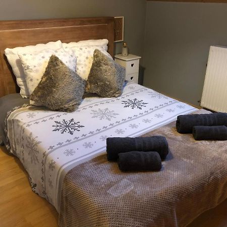Charmant Appartement 2-4 Personnes Entre Annecy Et Aravis Thônes Zewnętrze zdjęcie